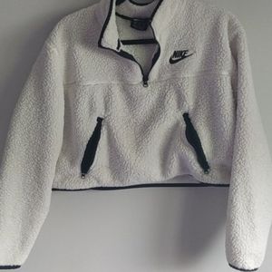 Nike crop top, pull over Sweater.
